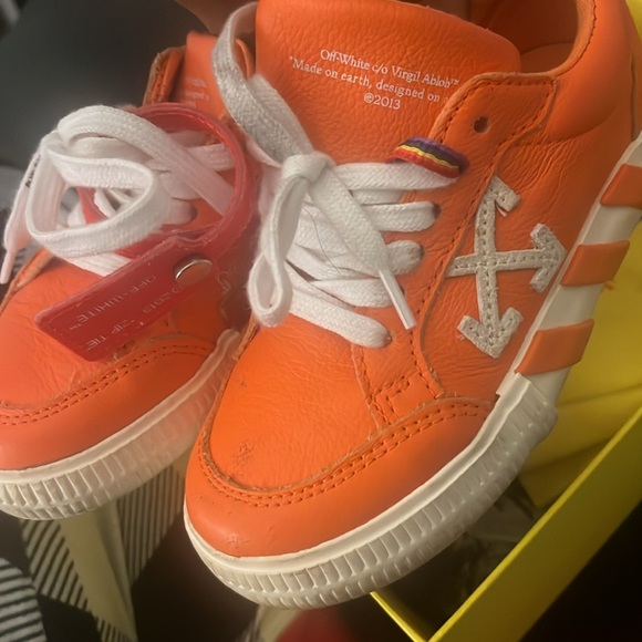 Off-white toddlers size10 - Picture 3 of 6